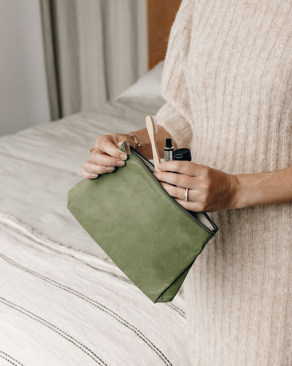 ポーチ Cosmetic Bag W3 Pouch - RAINS - Synthetic - Green Rains® Cosmetic Bag in Black for $40 | 2-Year Warranty